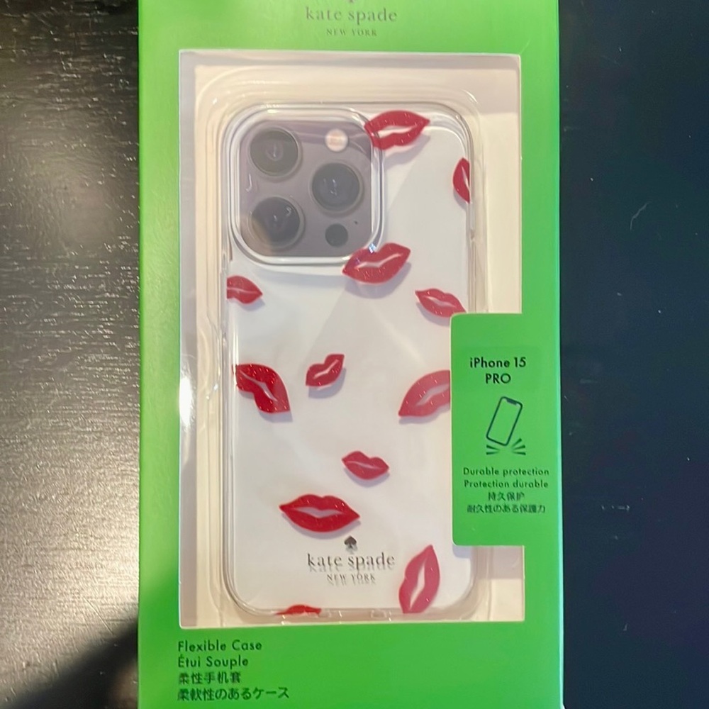 NIP♠️🆕Kate Spade ♠️ 🆕 Lip Toss Printed iPhone 15 Pro Case 💋♠️